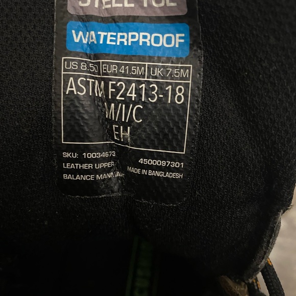 Ariat work boots for men. Steel toe. - Picture 5 of 7